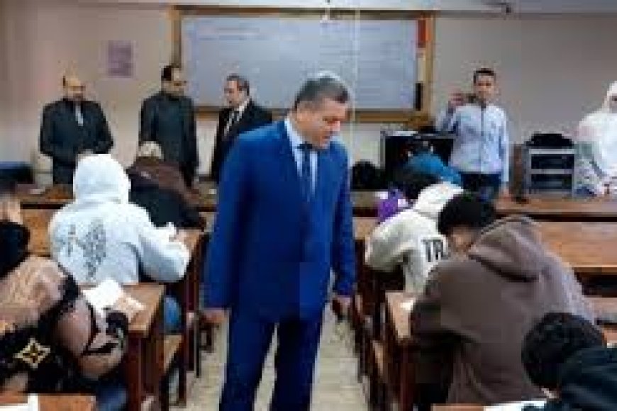 نائب رئيس جامعة بنها يتفقد امتحانات الفصل الدراسي الأول بكلية العلوم