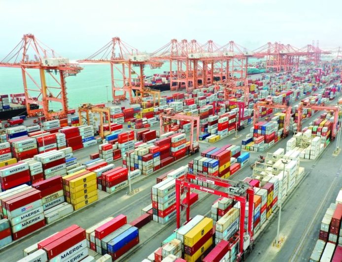 لدعم بيئة الأعمال والاستثمار... عُمان توقع 37 مذكرة تفاهم وتنظم 159 فعالية خلال 2025