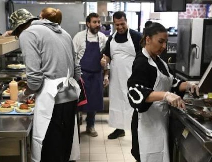 سكان الحي الأول والسادس بالعبور يطالبون بتكثيف الرقابة الصحية على المطاعم