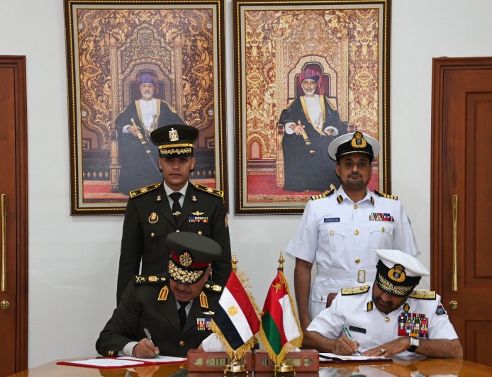 سلطنة عُمان ومصر توقعان مذكرة تفاهم عسكرية