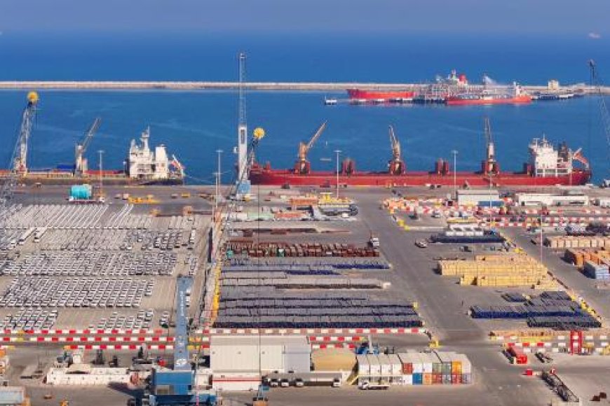 عُمان ..نموذج فريد في اللامركزية الاقتصادية والتنمية المتوازنة