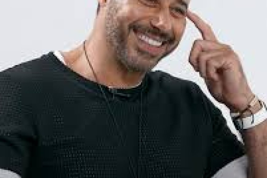 أحمد السعدني يهنئ شقيقته ميريت على صدور كتابها الجديد بمعرض الكتاب