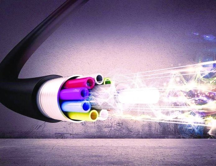 غداً وبمشاركة دولية ... عُمان تستضيف النسخة الـ15 من مؤتمر الألياف الضوئيه