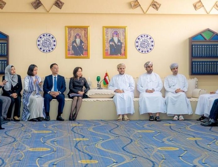 عُمان وتايلاند تبحثان تعزيز التعاون فـي مجال صناعة المأكولات البحرية