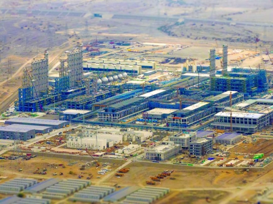 صحار العُماني يرسخ مكانته كمركز عالمي للاستثمارات في الصناعات البتروكيماوية