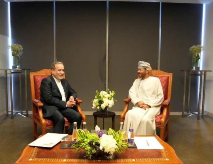 إيران تُبلغ سلطنة عُمان انفتاحها على أي جهود جادة تسهم في وقف التصعيد