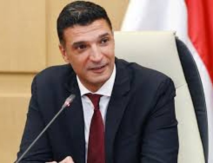 وزير الصناعة يبحث مع مجموعة سان جوبان خطط التوسع في مصر