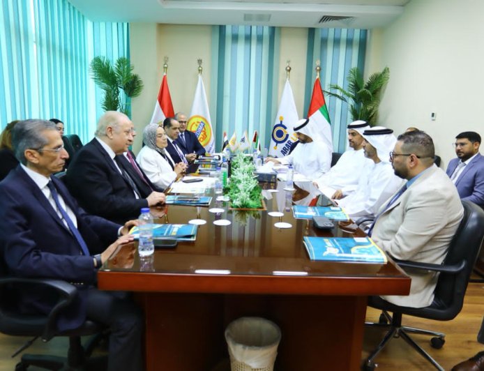 سفير الإمارات يشارك في حلقة نقاشية على هامش مراسم توقيع عقد شراكة بين مجموعة عرب لاب لتكنولوجيا الصناعات الدوائية ومجموعة اكديما  ‏‎