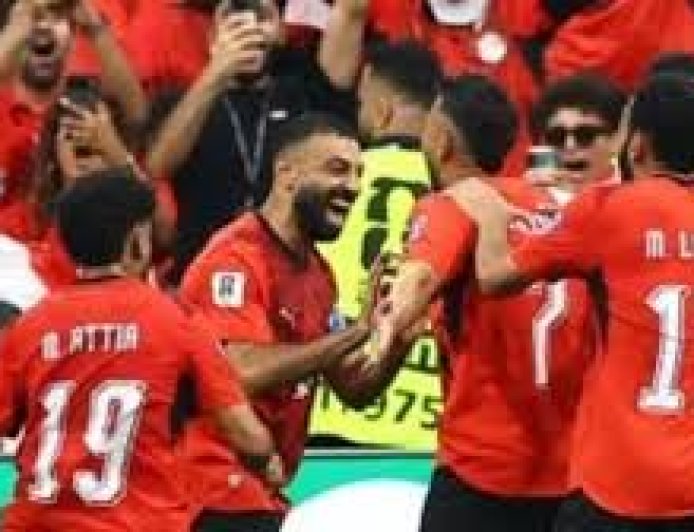 -- سفير الإمارات لدى القاهرة يهنئ مصر بالفوز المستحق في كأس العالم: "أداء رائع وعكس عزيمة الفراعنة"