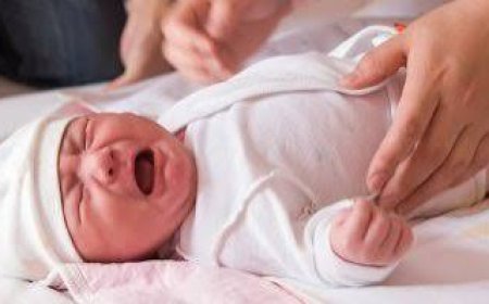 طالب بكلية علوم الحاسب يخترع جهازًا لترجمة صوت بكاء الرضيع