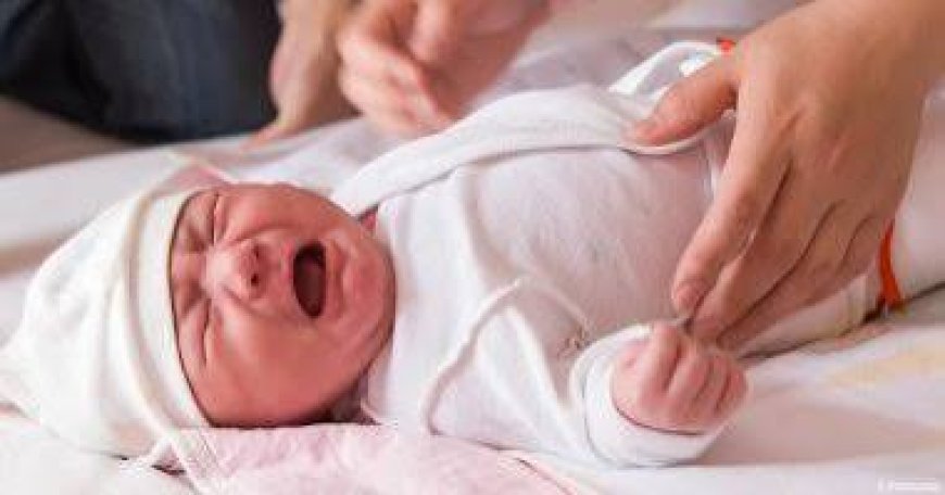 طالب بكلية علوم الحاسب يخترع جهازًا لترجمة صوت بكاء الرضيع